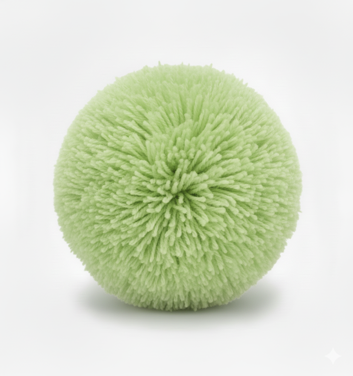 Jasno-zielone pompony akrylowe ze sznurkiem, idealne do czapek i wnętrz.png